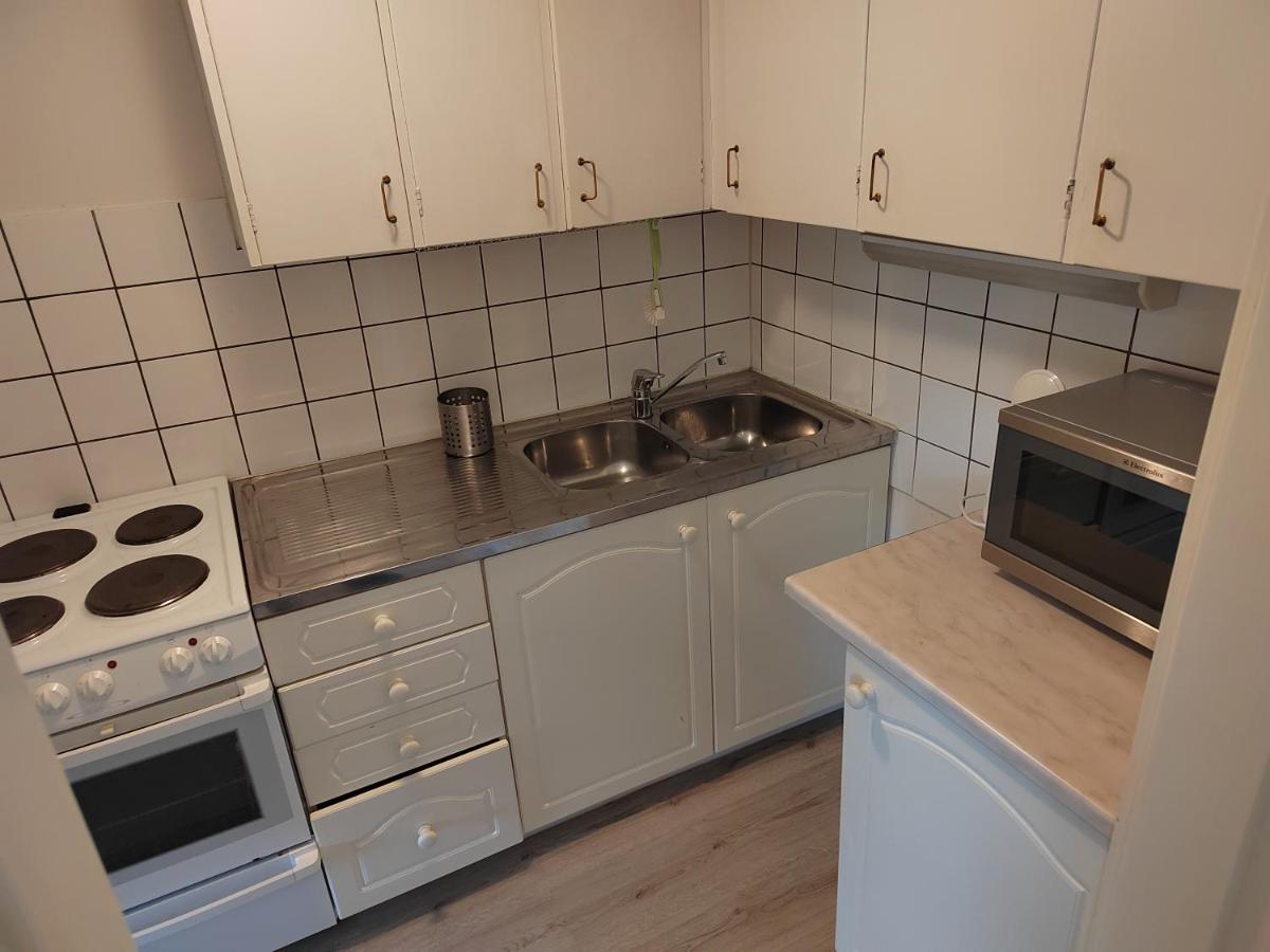 Kalle'S Unluxury Guest House Cl0Sed From 1St Of Feb 2025 Helsinki Phòng bức ảnh